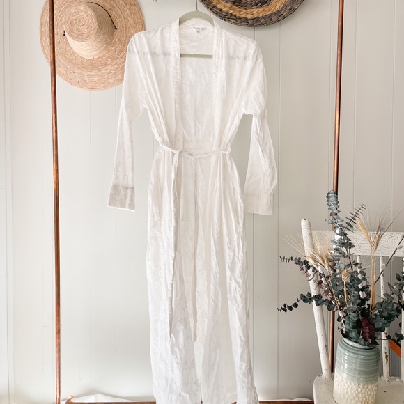 Long Vanity Fair Bathrobe - Picture 1 of 7